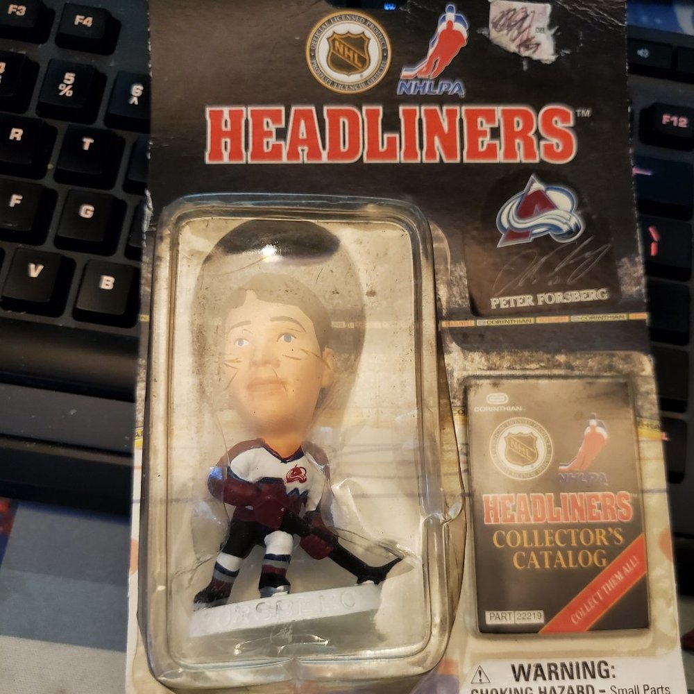 Peter Forsberg Headlines 1997 NHL 3in Figure HOF
